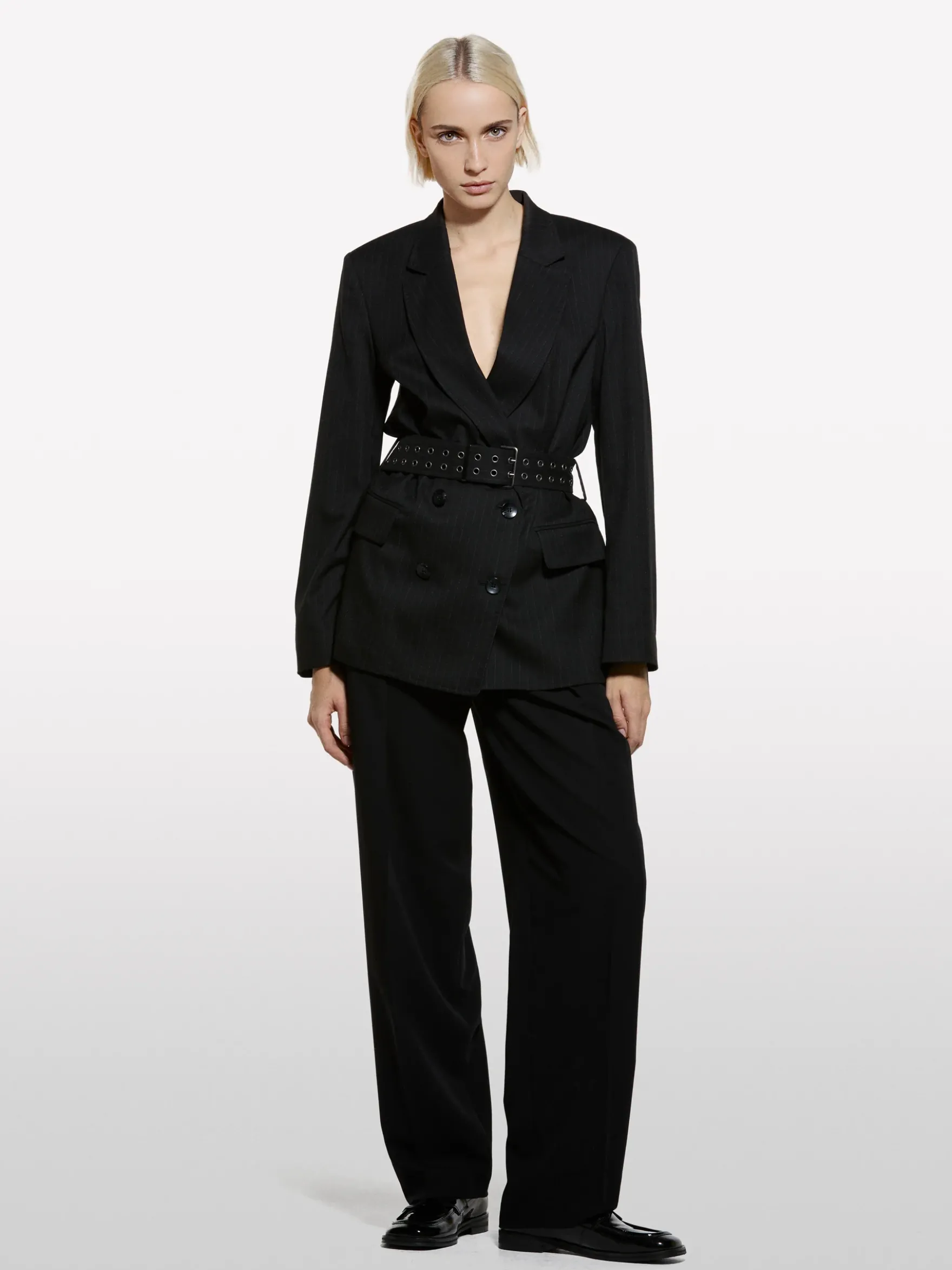 Blazer gessato con cintura