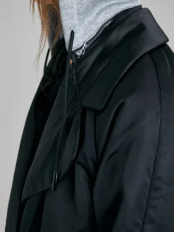 Cappotto imbottito con cappuccio