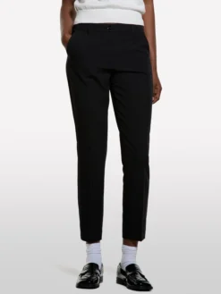 Pantaloni neri a sigaretta