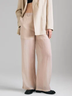 Pantaloni semi trasparenti