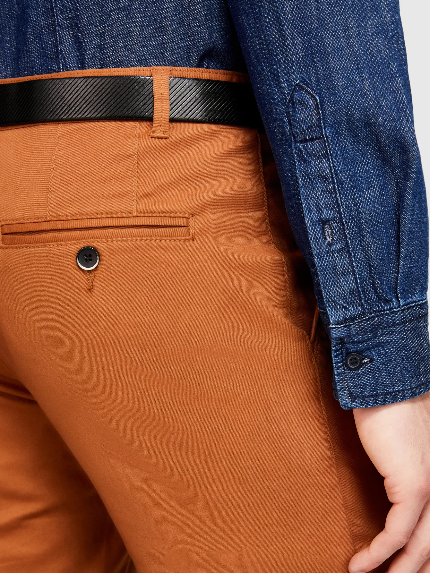 Pantaloni slim fit