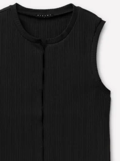 Top a costine con aperture