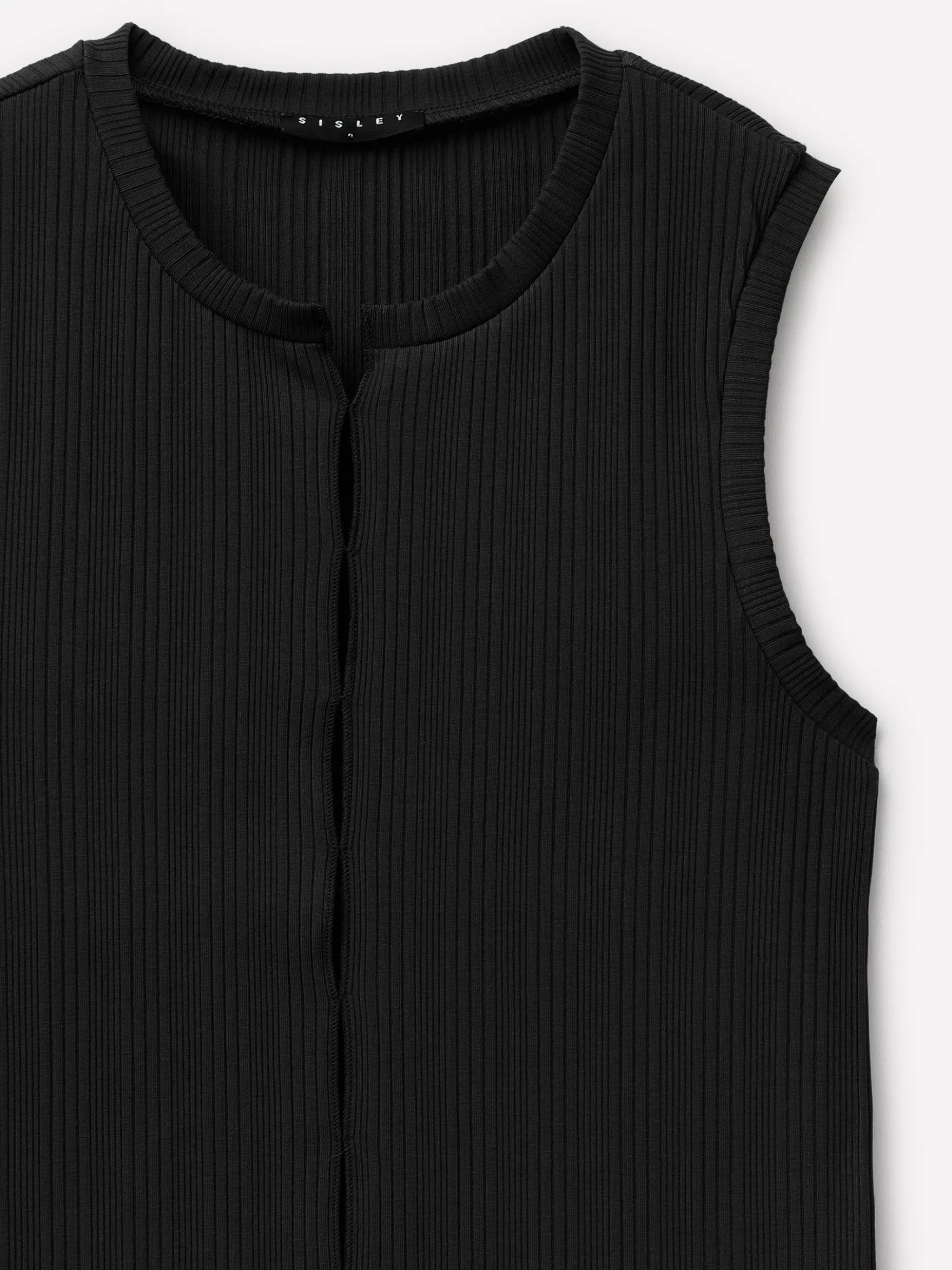Top a costine con aperture