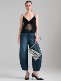 Top con pizzo