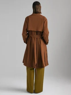 Trench fluido con cintura