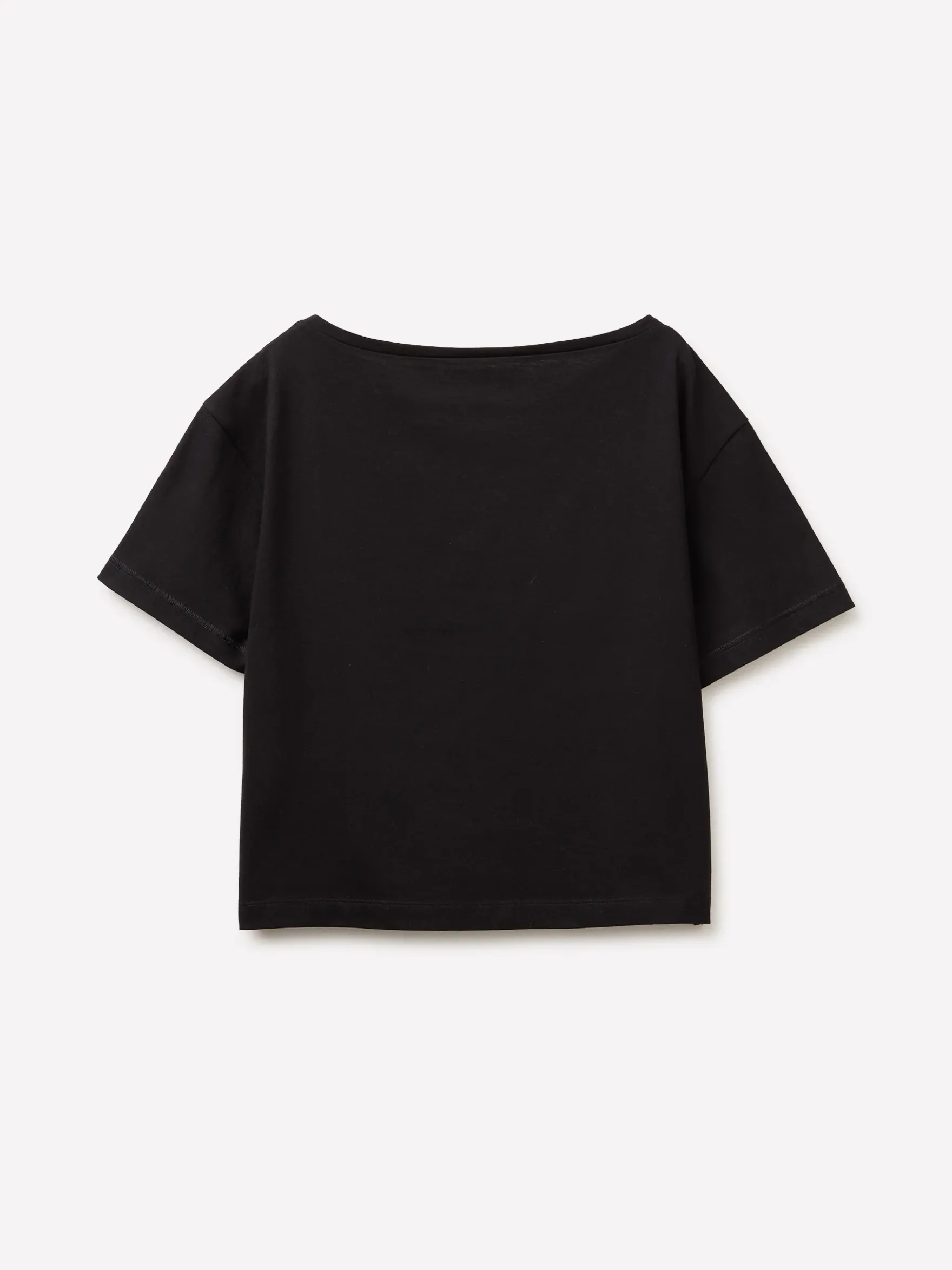 T-shirt cropped con scollo a barca