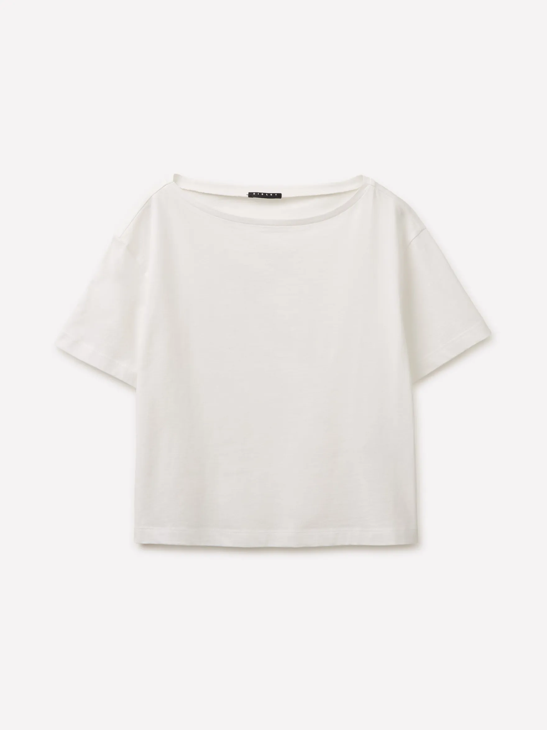 T-shirt cropped con scollo a barca