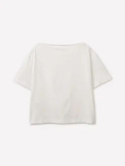 T-shirt cropped con scollo a barca