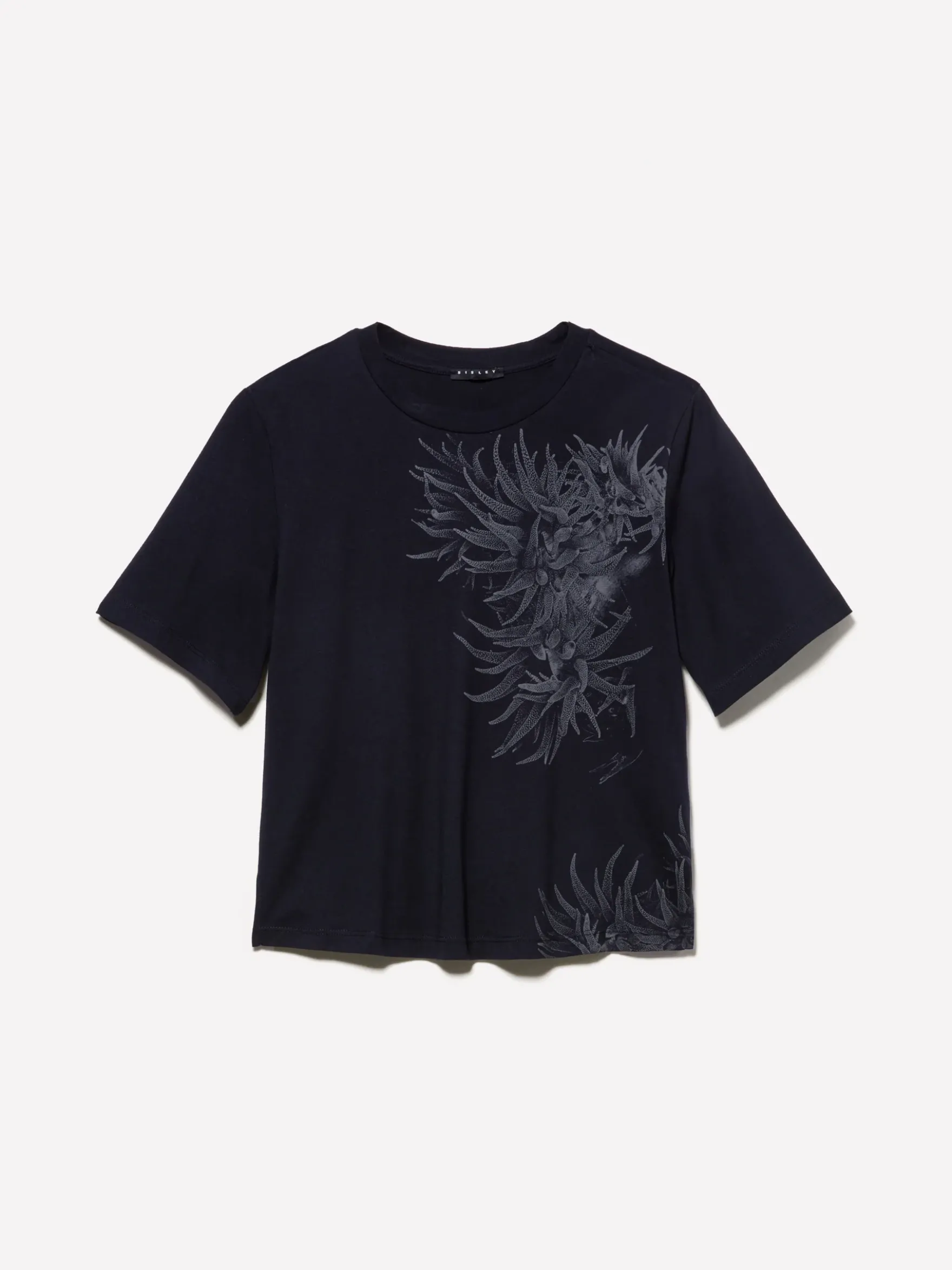 T-shirt nera con stampa piante marine