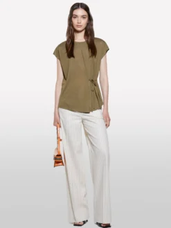 T-shirt verde militare con laccetti